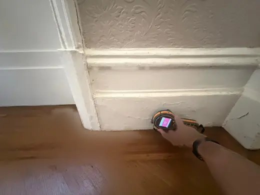 Moisture meter reading 721 REL in the reception room